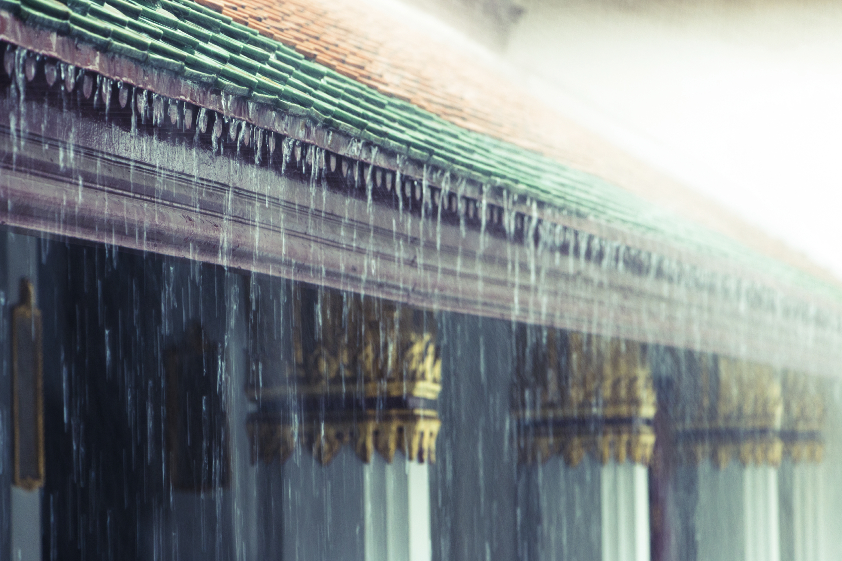 buddism temple roof in the rain